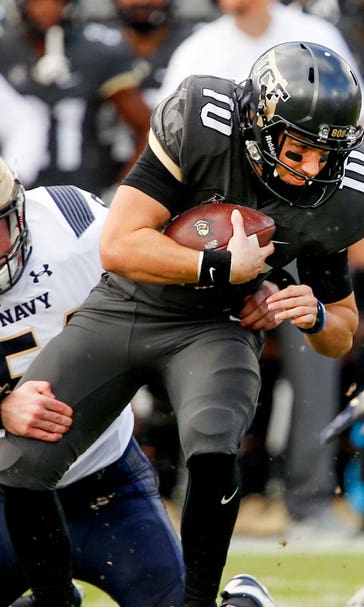 McKenzie Milton helps No. 11 UCF extend nation's longest winning streak to 22 games with win over Navy